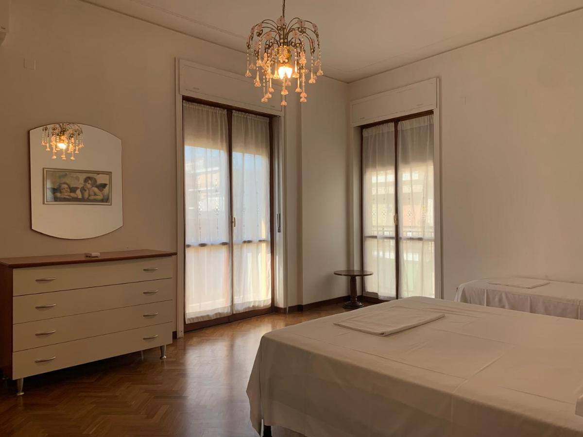 Spazioso Appartamento In Centro Citta Сан-Бенедетто-дель-Тронто Экстерьер фото